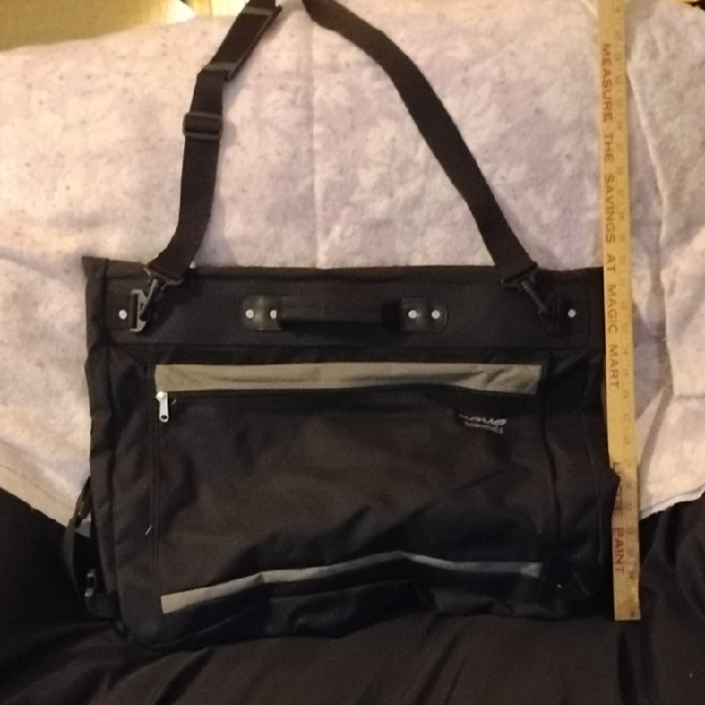 Rome Essentials Garment Bag